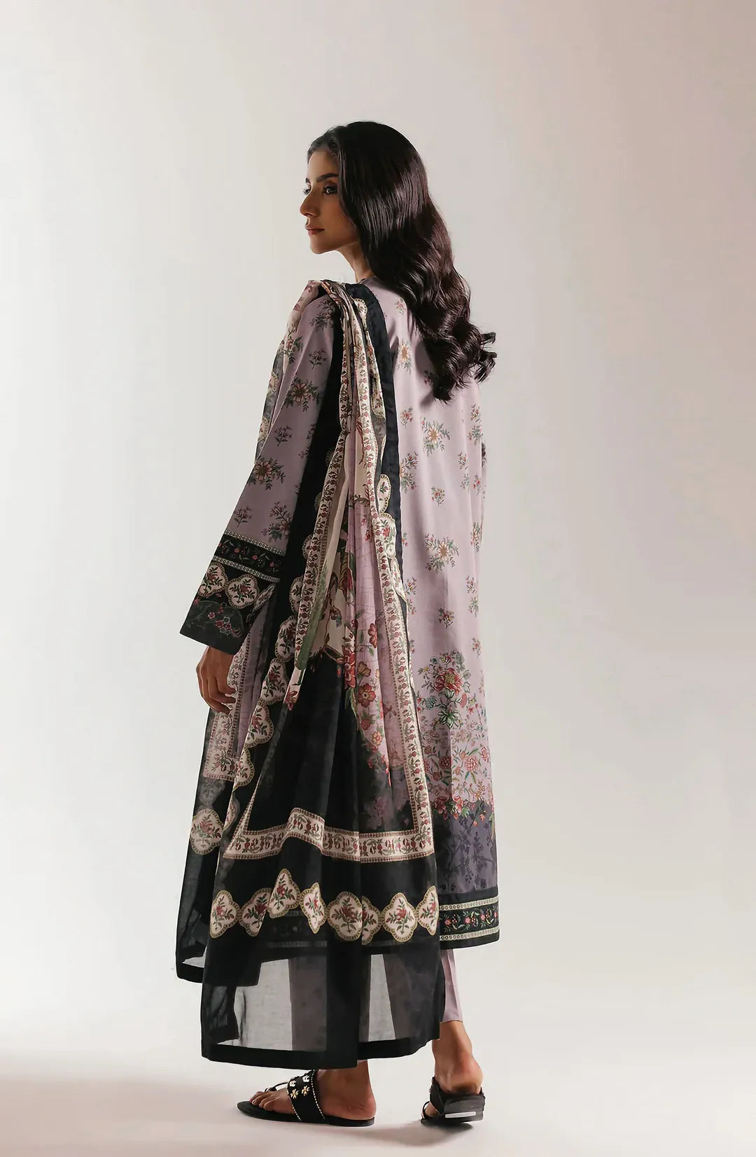 3 Pcs Women's Unstitched Printed Suit