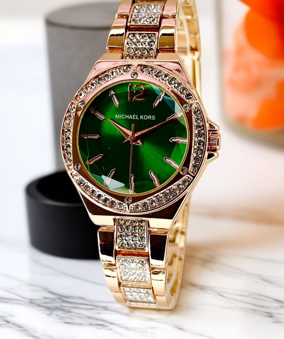MICHAEL KORS 
WOMEN'S CHAIN WATCH 
STONE CASE 
ATTRACTIVE LOOK 
TRENDY STYLE 
DIFFERENT COLOURS AVAILABLE 

MODERN WATCHES 💯