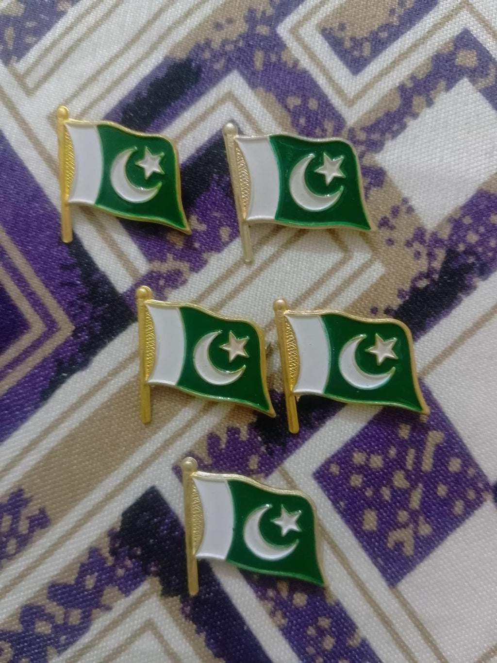 Pakistani Flag Metal Badges Set of 5 for 14th August