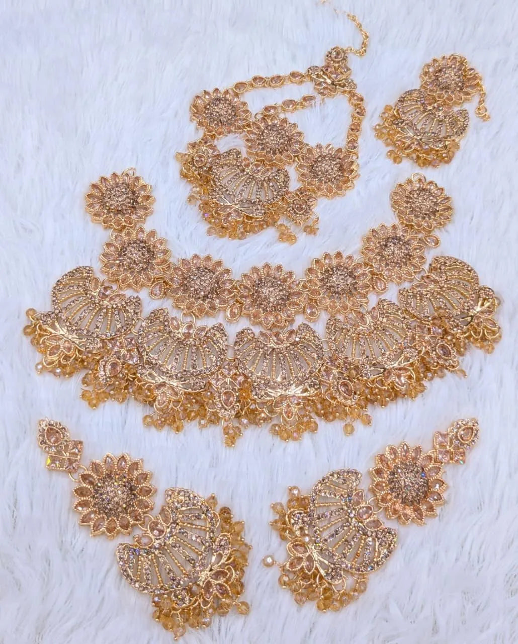 Stunning 4 Pcs Bridal Set with Red Zircon - Unique Design