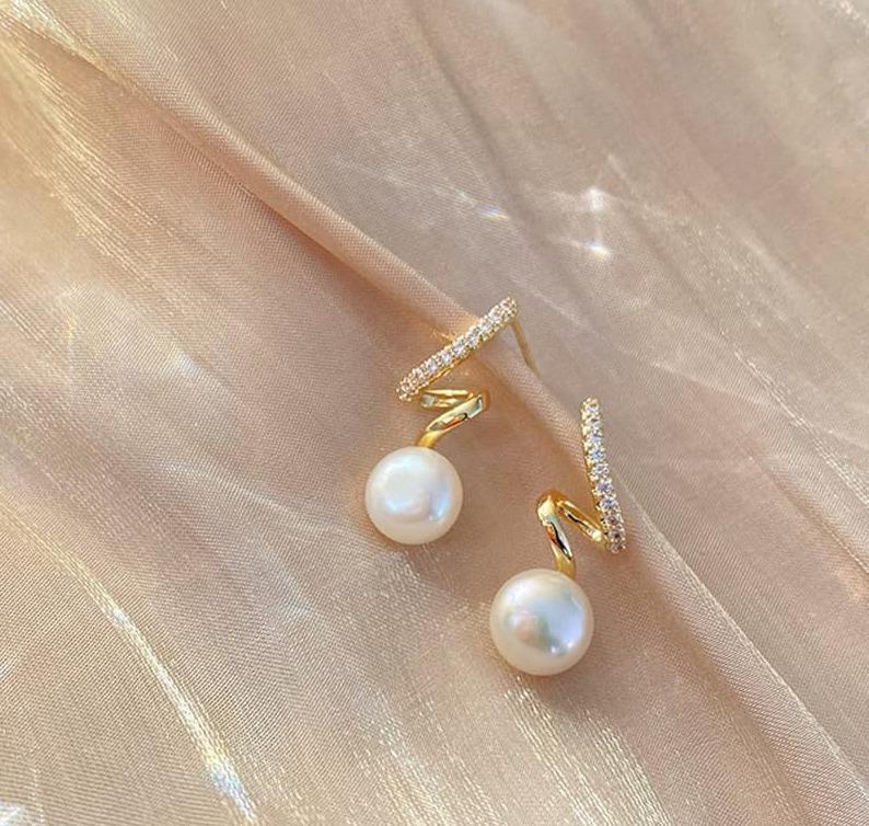 Golden Flower Earrings for Women, Lightweight & Durable