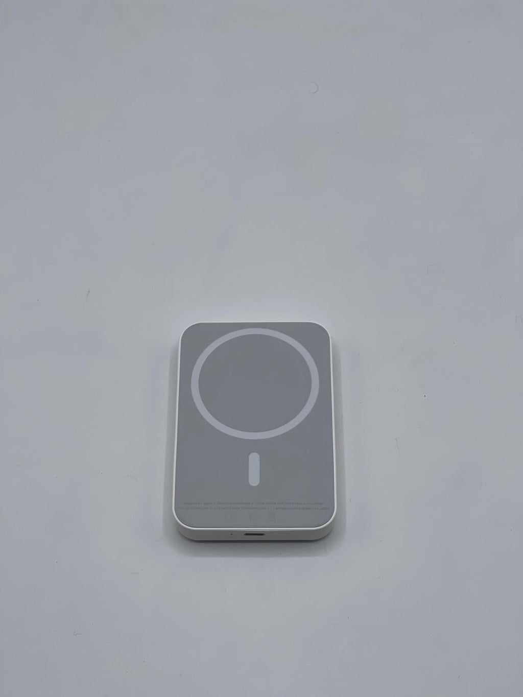 Magsafe - Wireless 5000mah Powerbank - Compatiblefor both Android and iOS