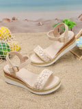 1 Pair Girls' Summer Wedge Sandals, Suitable For Daily Outings And School, Buckle Closure, Lightweight Wedge Heel, Non-Slip, Casual & Comfortable, Fashion Sequin Peep Toe Platform Sandals