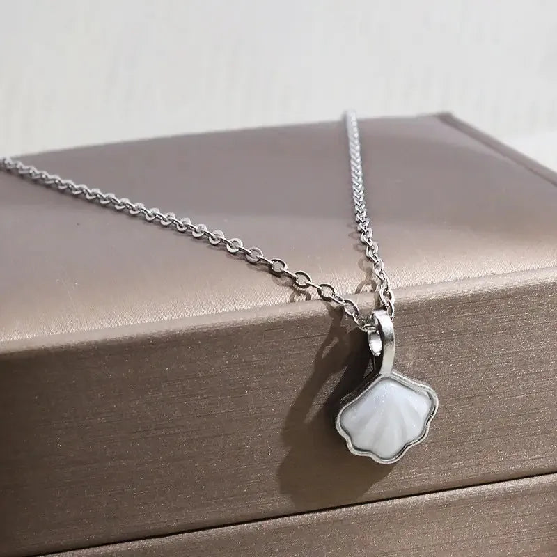 Double-layer Butterfly Necklace Women's Ins Light Luxury Collarbone Chain Niche Design Neck Chain 2024 New Fashionable Pendant Jewelry
