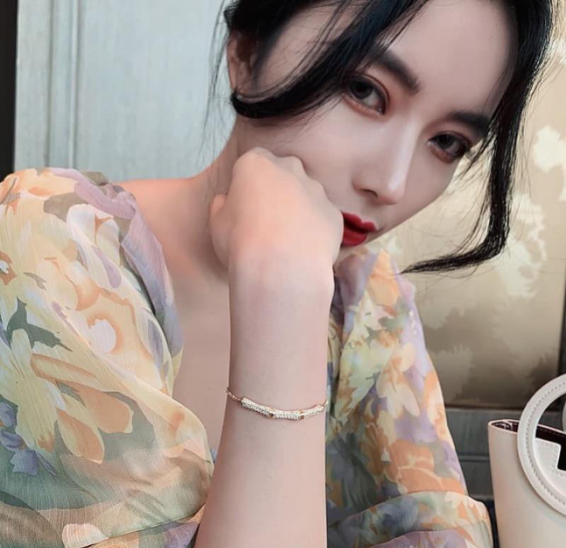 Gold Plated Charm Bracelet for Women Lightweight Elegant Design