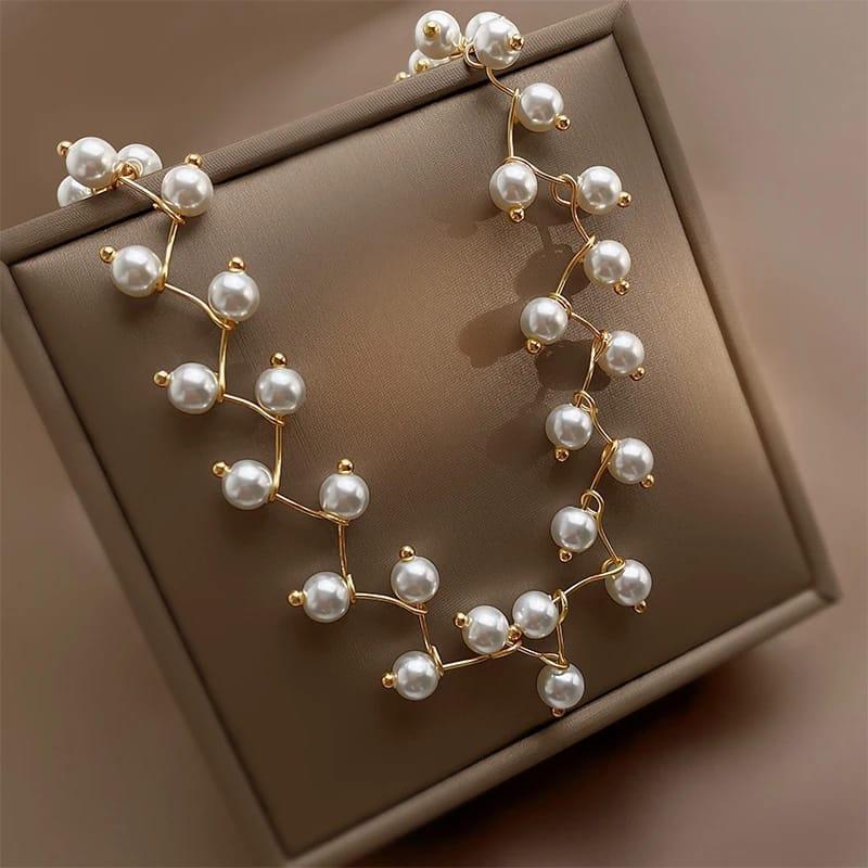 Trendy Neck Choker