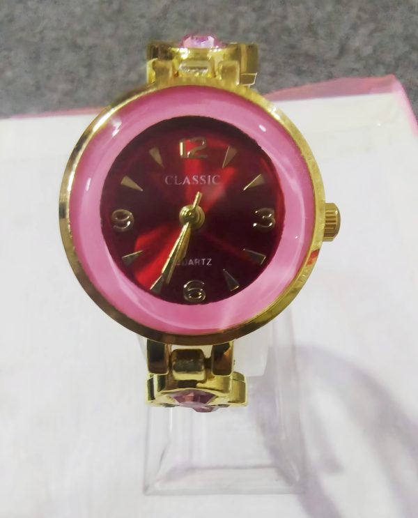Ladies Beautiful Women’s Watch In Pink With Golden Stainless Steel Strap