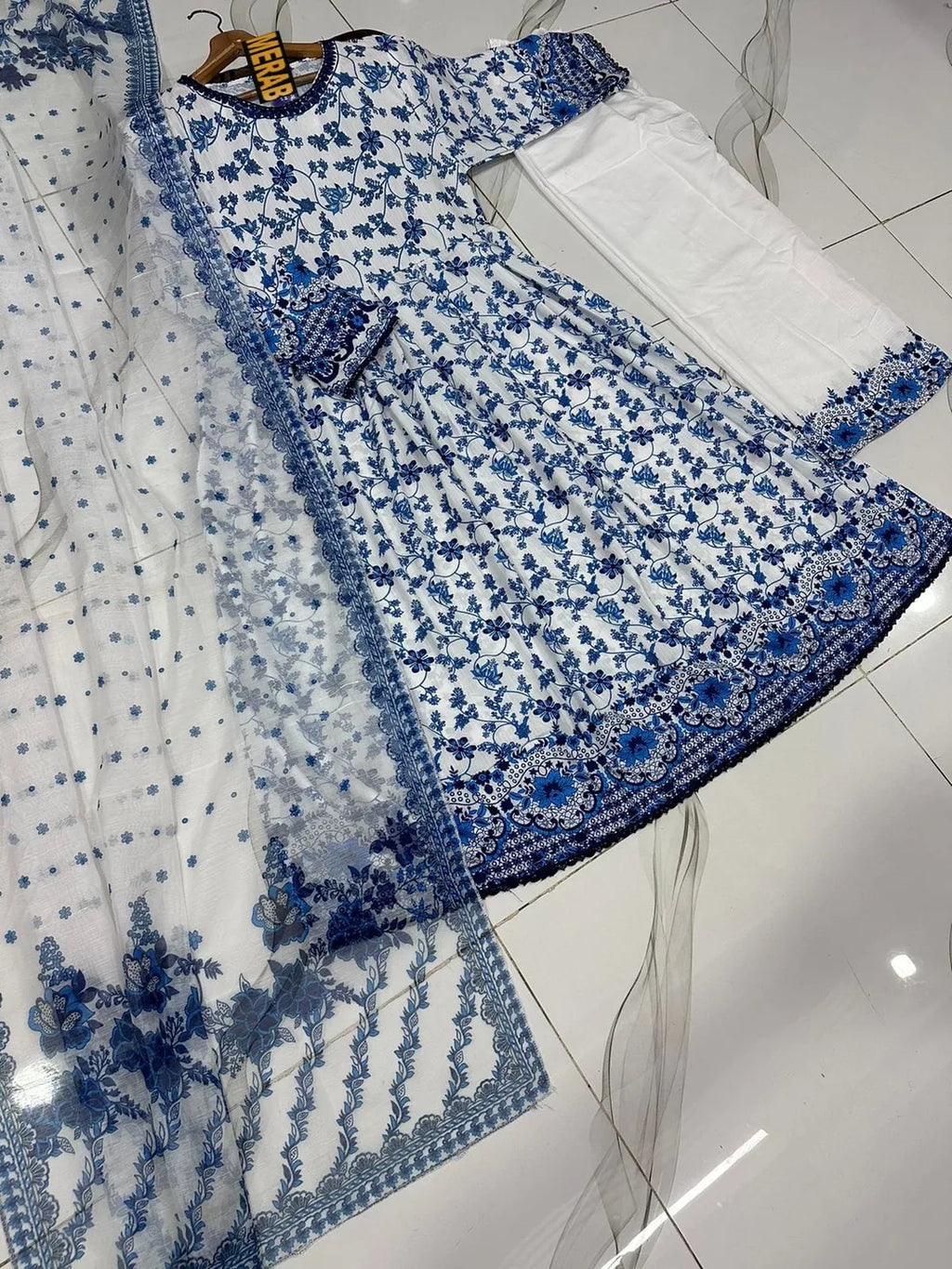 3 Pcs Women's Stitched Arabic Lawn Printed Maxi Suit
