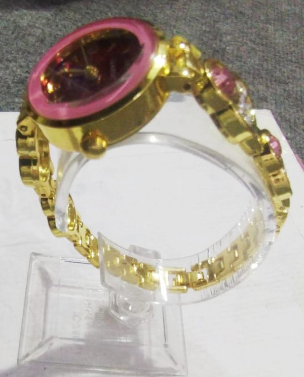 Ladies Beautiful Women’s Watch In Pink With Golden Stainless Steel Strap